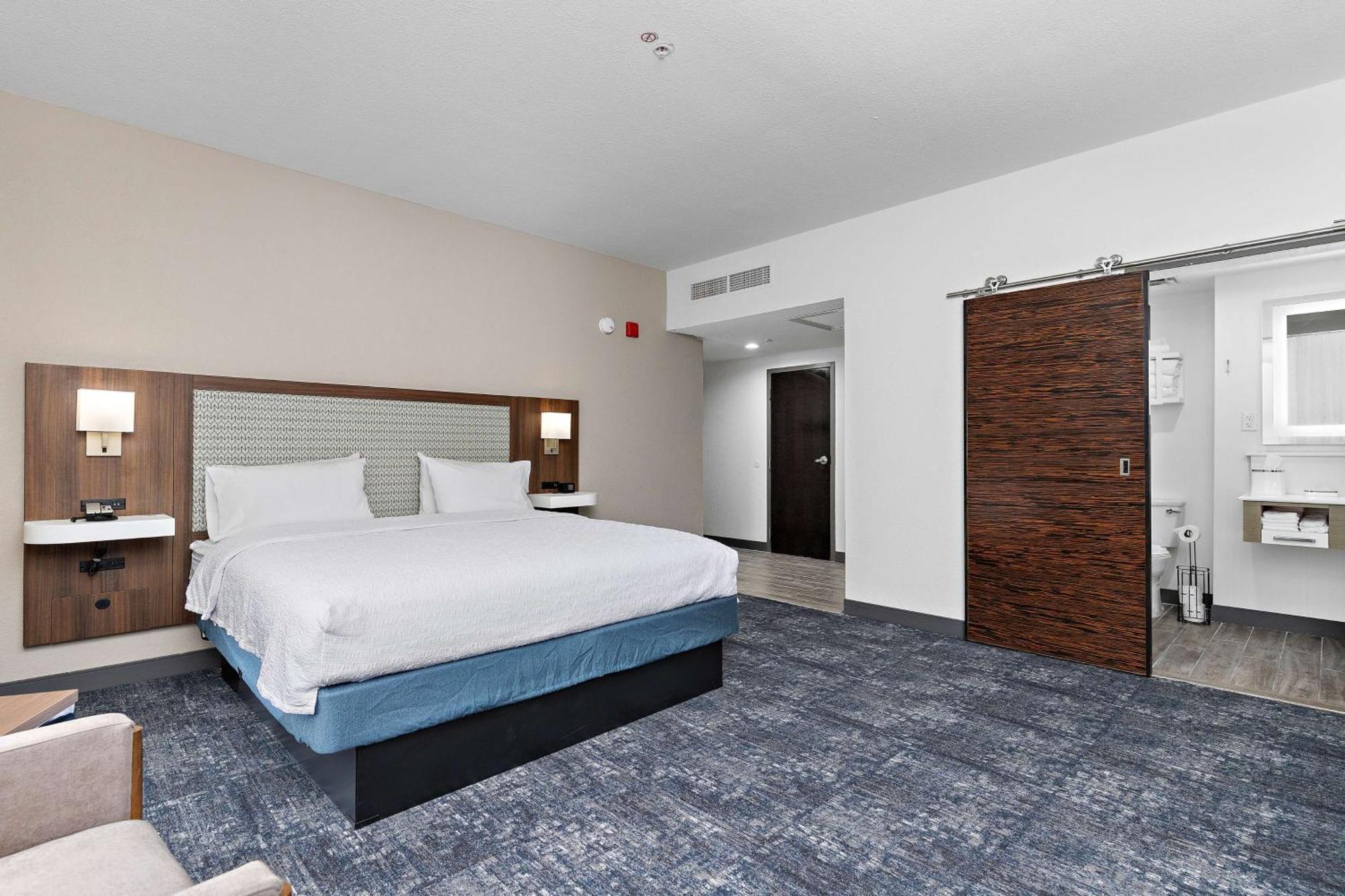 Hampton Inn Kansas City - Downtown Financial District Bagian luar foto